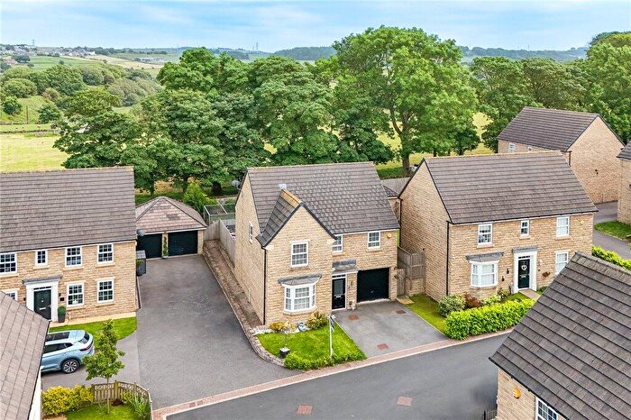 4 Bedroom Detached House For Sale In The Brow, Cullingworth, BD13