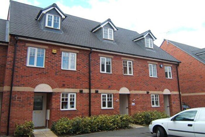 3 Bedroom Town House To Rent In Caroline Court, Burton-On-Trent, DE14