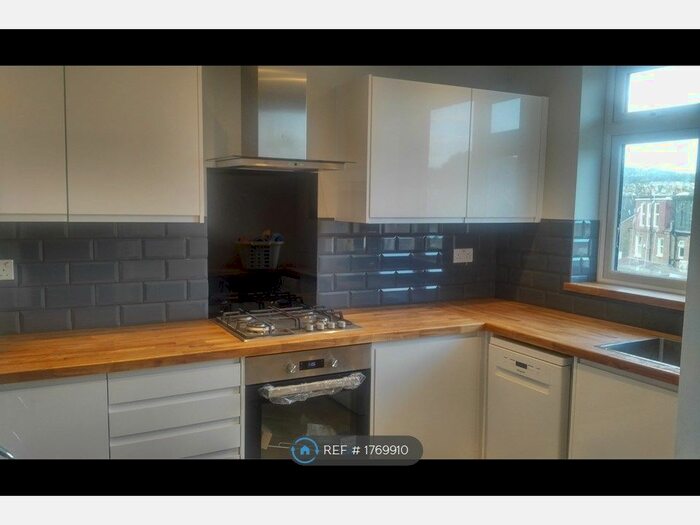 2 Bedroom Flat To Rent In Pleasaunce Court, London, SE9