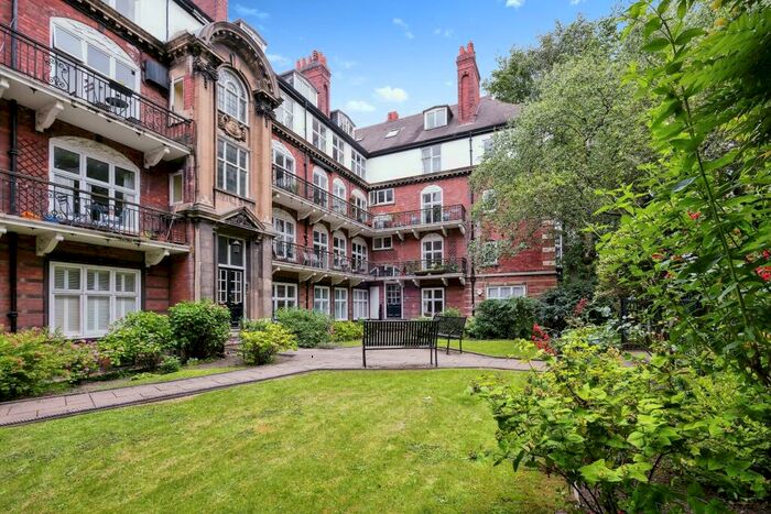 3 Bedroom Apartment To Rent In North Grange Mount, Leeds, LS6