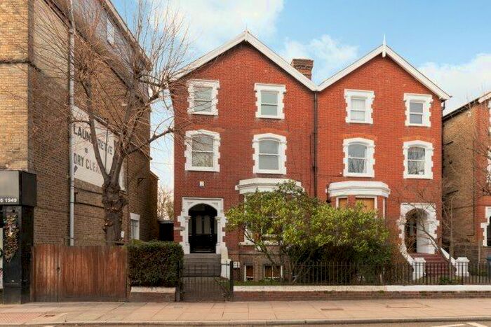 2 Bedroom Flat To Rent In Ridgway, London, SW19