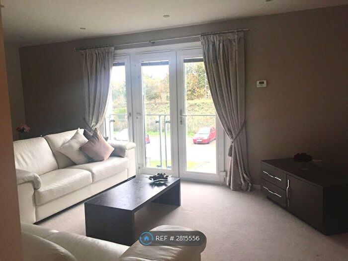 2 Bedroom Flat To Rent In Arneil Drive, Edinburgh, EH5