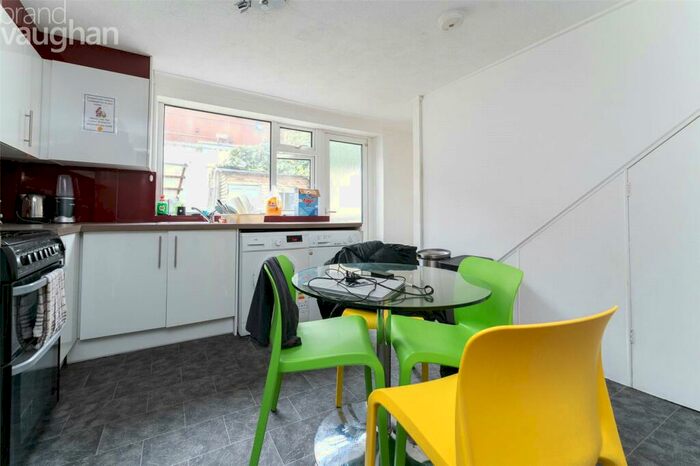 4 Bedroom Terraced House To Rent In Edinburgh Road, Brighton, BN2