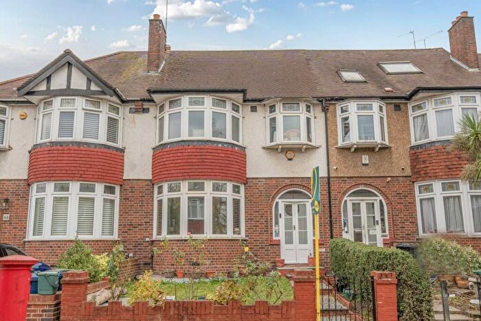 3 Bedroom Terraced House For Sale In Brunswick Road, London, W5