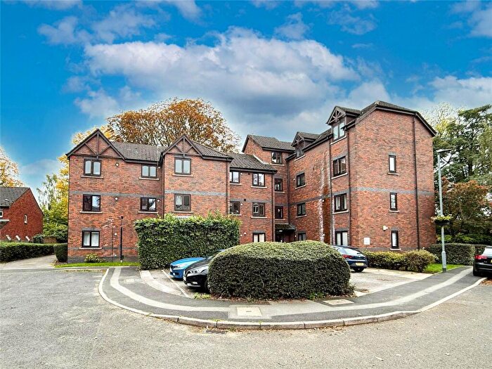 2 Bedroom Apartment For Sale In Evans Close, Didsbury, M20
