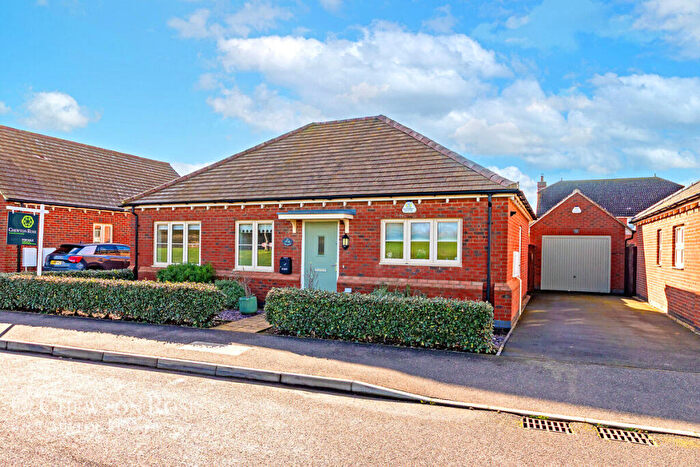 3 Bedroom Bungalow For Sale In Sollars Way, Bedford, MK45