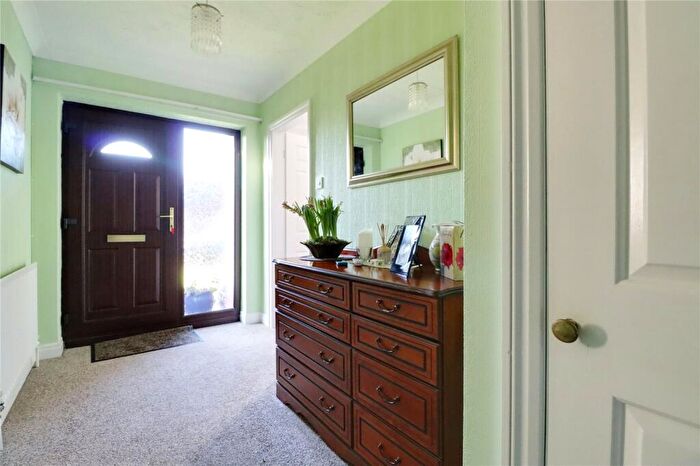 2 Bedroom Bungalow For Sale In Blacksmiths Close, Barrow-upon-Humber, Lincolnshire, DN19