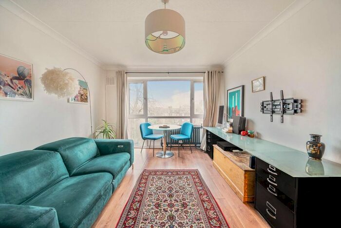 1 Bedroom Flat To Rent In Cremorne Estate, Chelsea, London, SW10