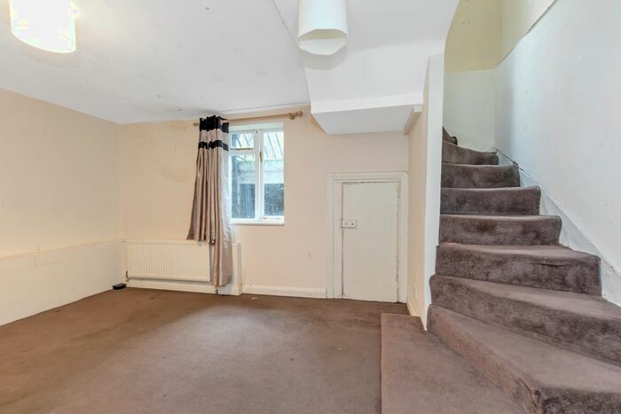 5 Bedroom Terraced House To Rent In Mount Terrace, Whitechapel, London, E1