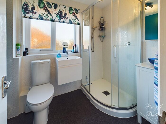 4 Bedroom Detached House For Sale In Sycamore Close, Buckingham, MK18