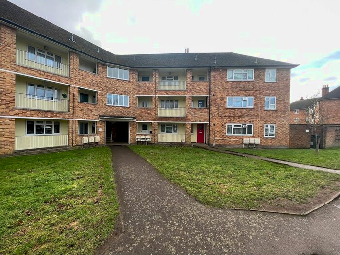 2 Bedroom Flat To Rent In Hutton Close, Hertford, SG14