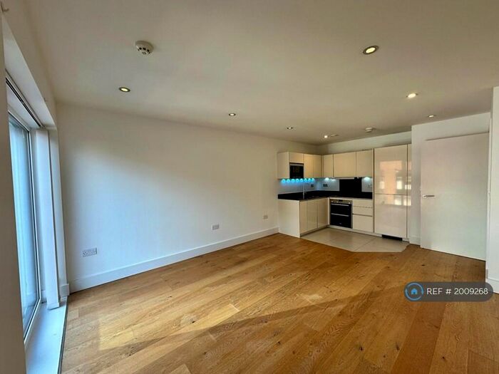 2 Bedroom Flat To Rent In Elder House, Kingston Upon Thames, KT1