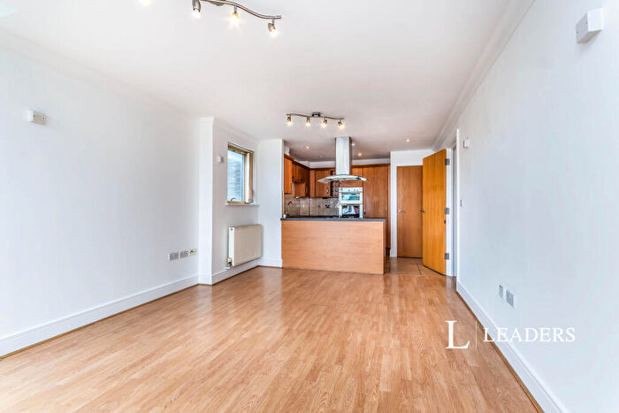 2 Bedroom Flat To Rent In Innova Court, Leslie Park Road, Croydon, CR0