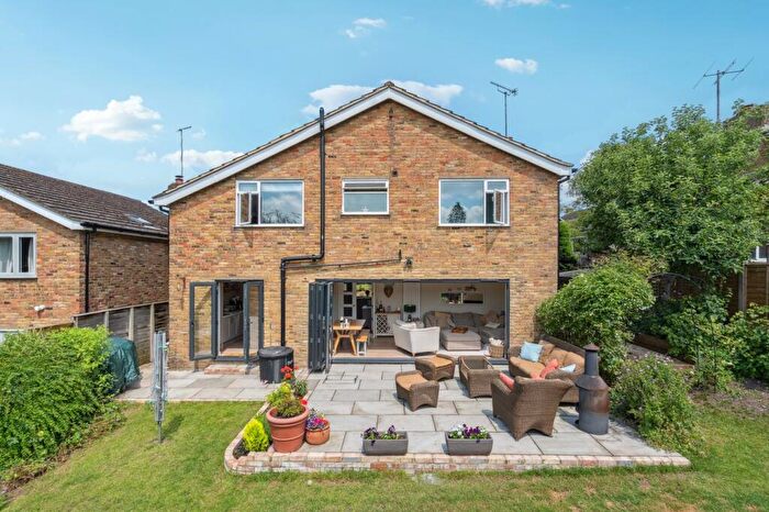 4 Bedroom Detached House For Sale In The Paddock, Chalfont St Peter, Gerrards Cross, SL9