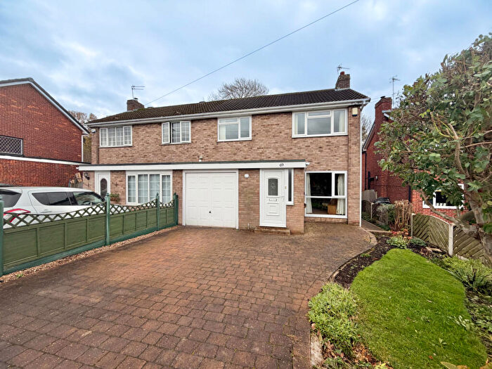 3 Bedroom Semi Detached House For Sale In Templegate Avenue, Temple Newsam, LS15