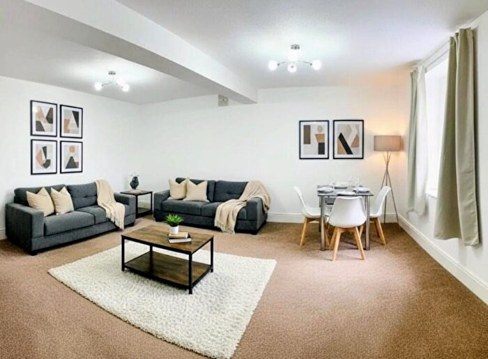 1 Bedroom Flat To Rent In Flat, Daisy Bank Road, Manchester, M14