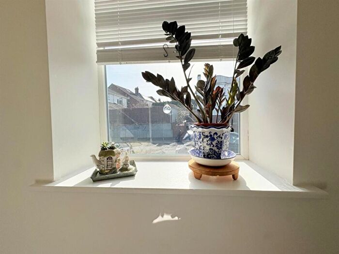 3 Bedroom House For Sale In Wayne Road, Poole, BH12