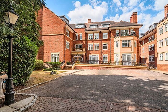2 Bedroom Flat For Sale In Worsley Grange, Kemnal Road, Chislehurst, Kent, BR7
