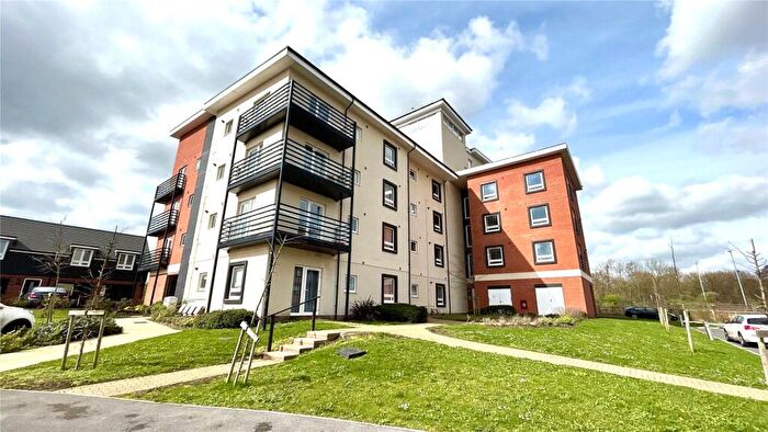 2 Bedroom Apartment For Sale In Webster Close, Bracknell, Berkshire, RG12