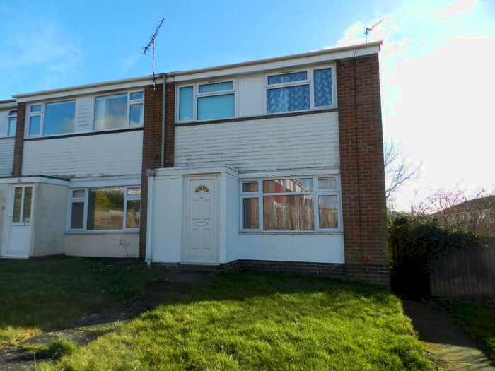 3 Bedroom Property To Rent In Benbow Close, Daventry, NN11