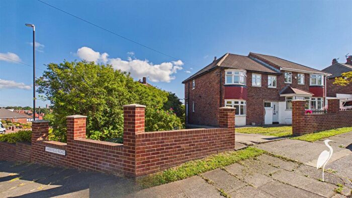 3 Bedroom Semi-Detached House For Sale In Larkfield Road, Tunstall, Sunderland, SR2