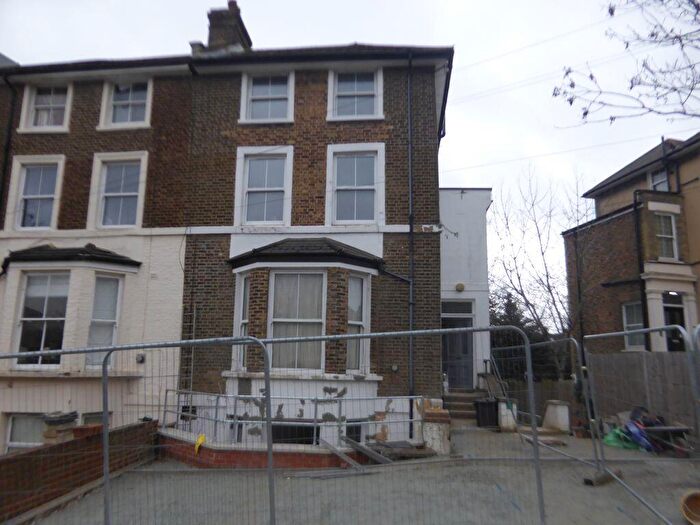 4 Bedroom Apartment To Rent In Versailles Road, London, SE20