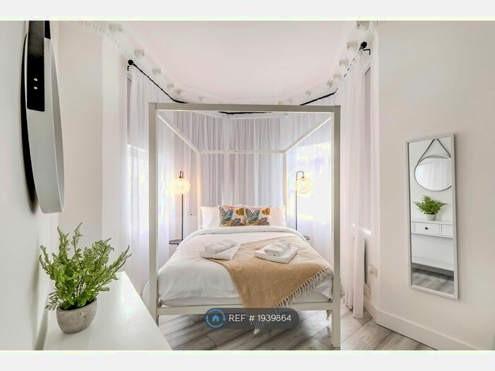 2 Bedroom Flat To Rent In Nursesdoctorsprofessionals, Luton, LU3