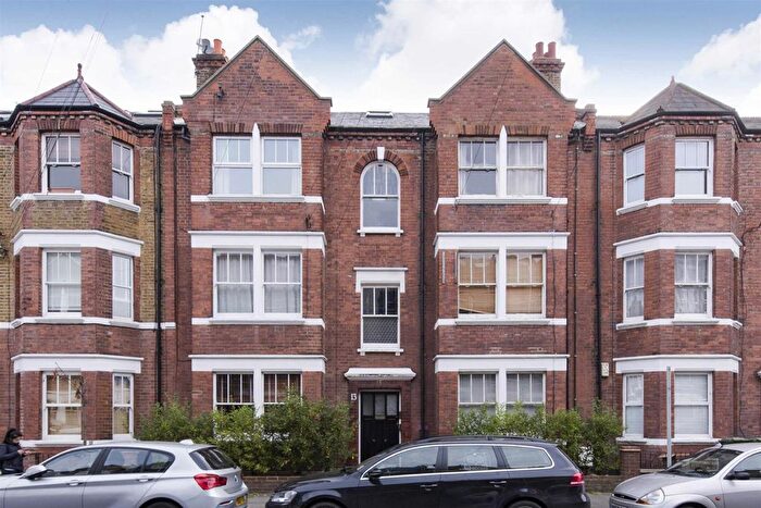 2 Bedroom Flat To Rent In Vera Road, Fulham, SW6