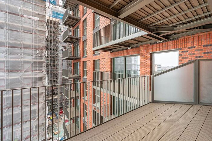 1 Bedroom Flat To Rent In Grand Union, Alderton, Wembley, HA0