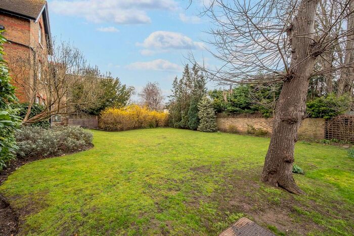 1 Bedroom Flat To Rent In Upper Richmond Road, Putney, London, SW15