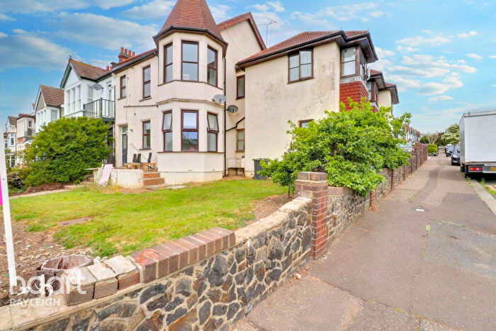 1 Bedroom Flat To Rent In Britannia Road, Westcliff-on-sea, SS0