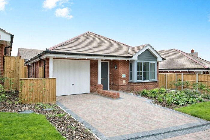 2 Bedroom Detached Bungalow For Sale In Whitsbury Road, Fordingbridge, SP6