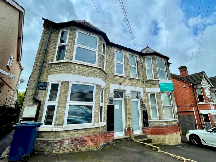 2 Bedroom Property To Rent In Benjamin Road, High Wycombe, HP13