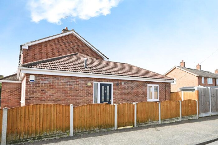 1 Bedroom Semi-Detached Bungalow For Sale In Bournebridge Close, Hutton, Brentwood, CM13