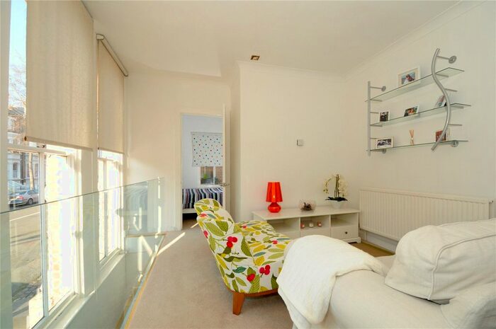 3 Bedroom Mews To Rent In Elgin Mews North, London, W9