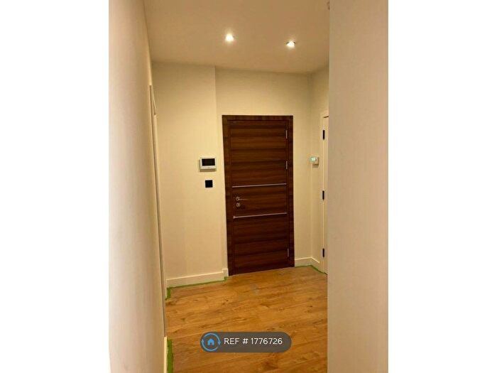 1 Bedroom Flat To Rent In Church Street East, Woking, GU21