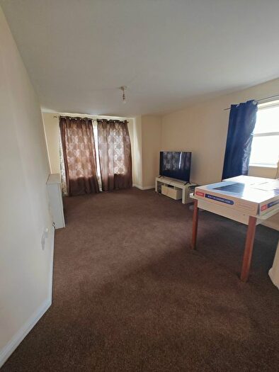 2 Bedroom Flat To Rent In Newcombe Gardens, Hounslow, TW4