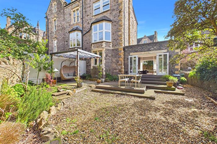 2 Bedroom Apartment For Sale In Positioned On Hill Road, Clevedon, BS21