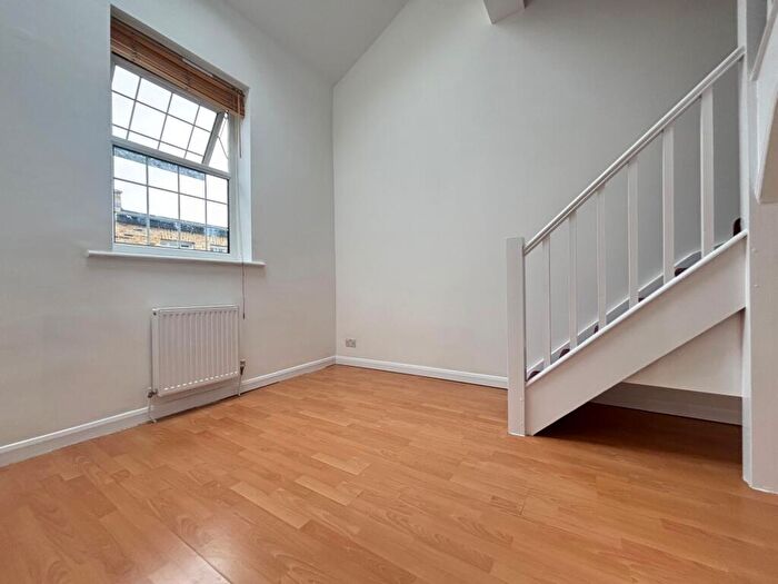 2 Bedroom Flat To Rent In Kirkdale, Sydenham, SE26