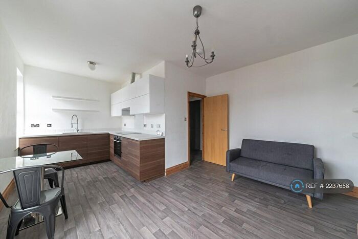 1 Bedroom Flat To Rent In Waldeck Road, Nottingham, NG5