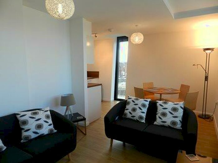 2 Bedroom Flat To Rent In Mann Island, Liverpool, L3