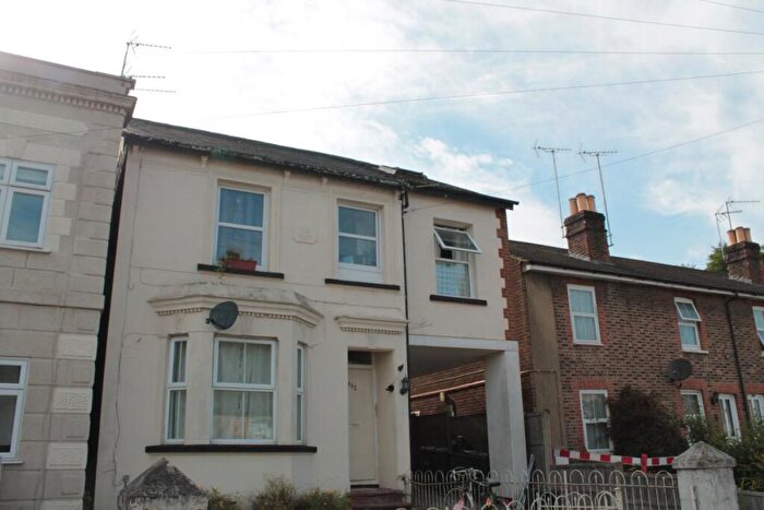 1 Bedroom Flat To Rent In Garlands Road, Redhill, RH1