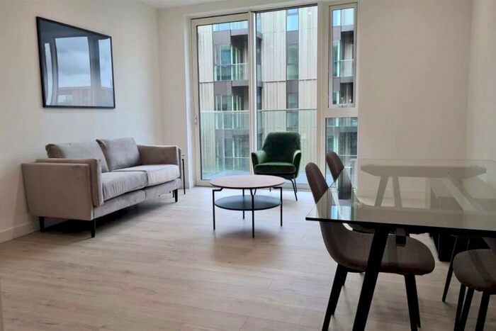 2 Bedroom Apartment To Rent In Hartingtons Court, Coster Avenue, N4