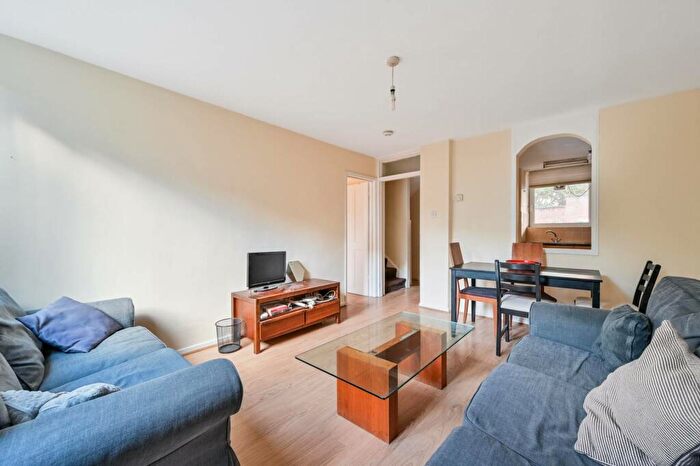 4 Bedroom Maisonette To Rent In Myrtle Walk, , Hoxton, London, N1