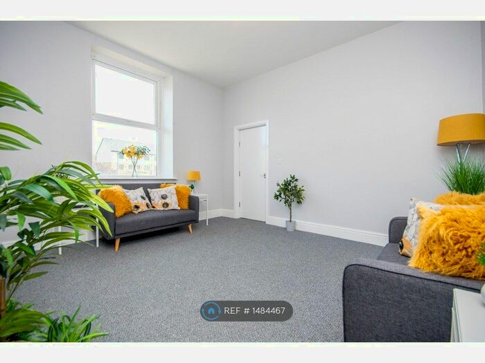 1 Bedroom Flat To Rent In Rochdale Road, Bacup, OL13