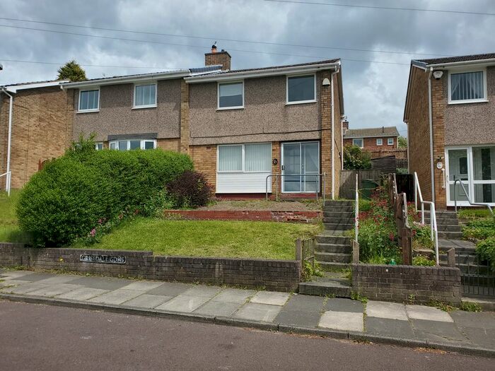 3 Bedroom Semi-Detached House To Rent In Grisedale Gardens, Gateshead, NE9