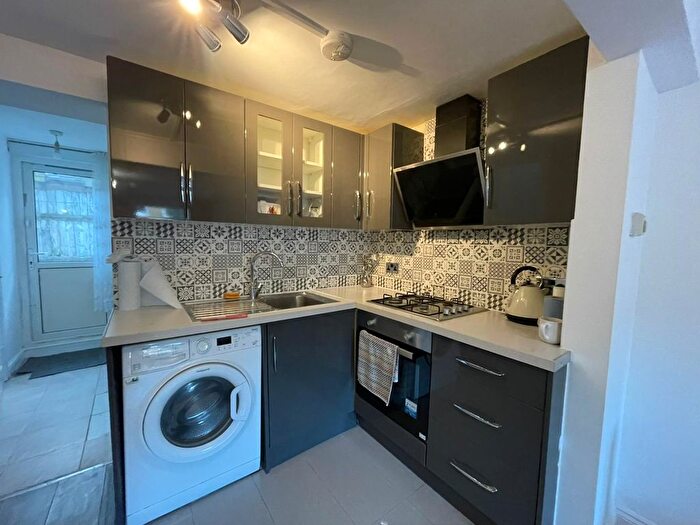 3 Bedroom Terraced House To Rent In Tottenhall Road, Palmers Green, N13