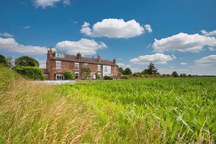 2 Bedroom Property For Sale In Top Row, Stoke Bardolph, NG14