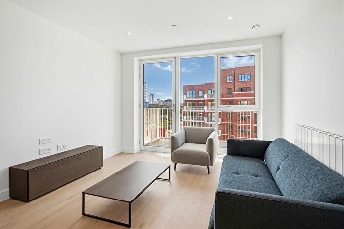 1 Bedroom Flat To Rent In Dray House, Lombard Square, SE28