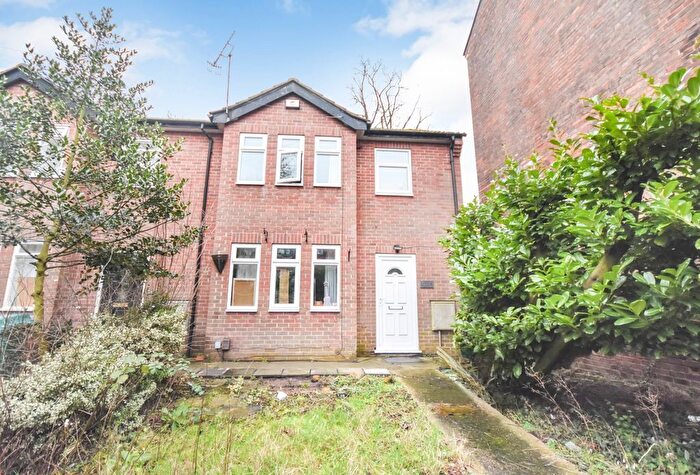 3 Bedroom End Terrace House For Sale In Forest Road West, Nottingham, NG7